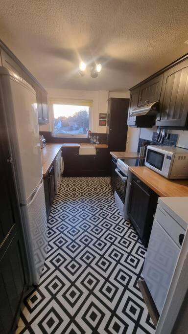 Spacious Self Contained Flat In Superb Location Лімінгтон Екстер'єр фото