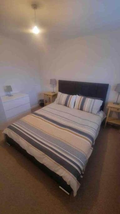 Spacious Self Contained Flat In Superb Location Лімінгтон Екстер'єр фото